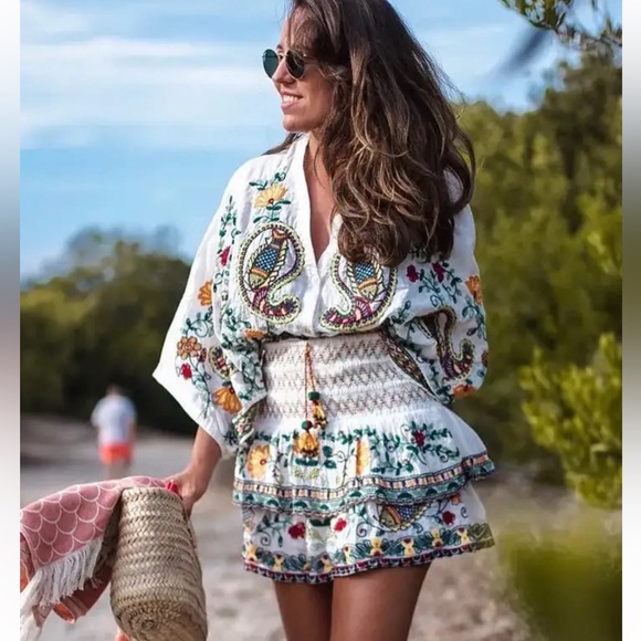 ❌DONATED❌ ZARA White & Multi-Colored Embroidered Skirt with Elastic Waistband - Picture 3 of 12